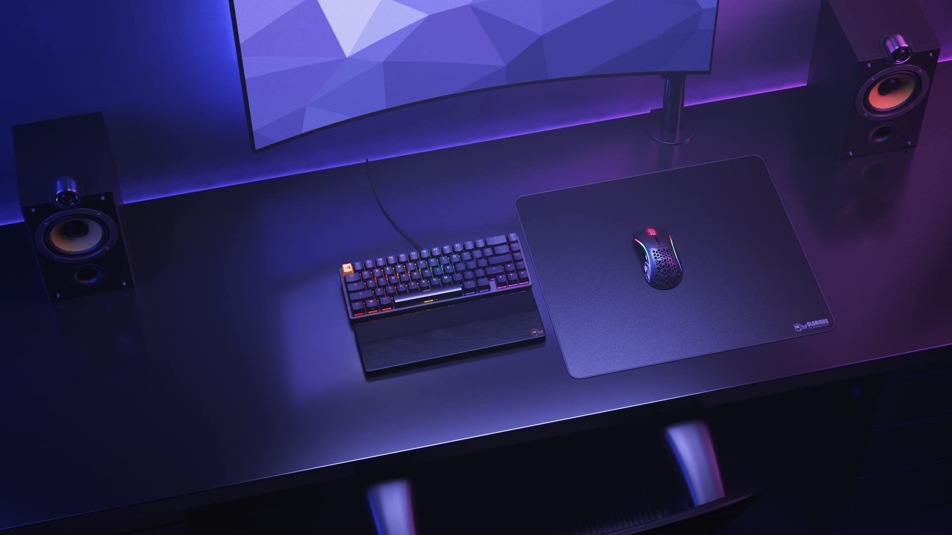 Glorious XL Heavy Gaming Mouse Mat with Extra Thickness