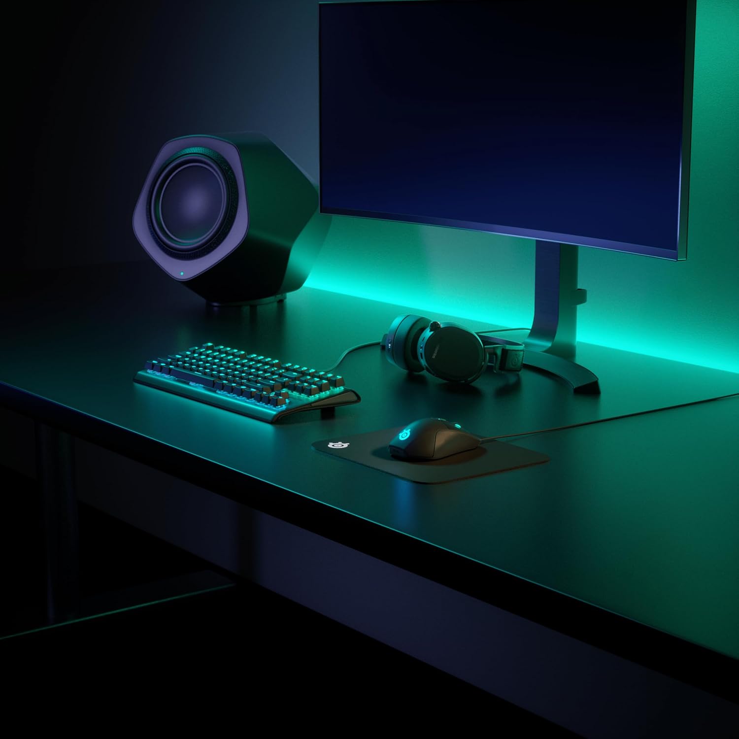 SteelSeries QcK Edge Gaming Mouse Pad Durable Smooth Surface