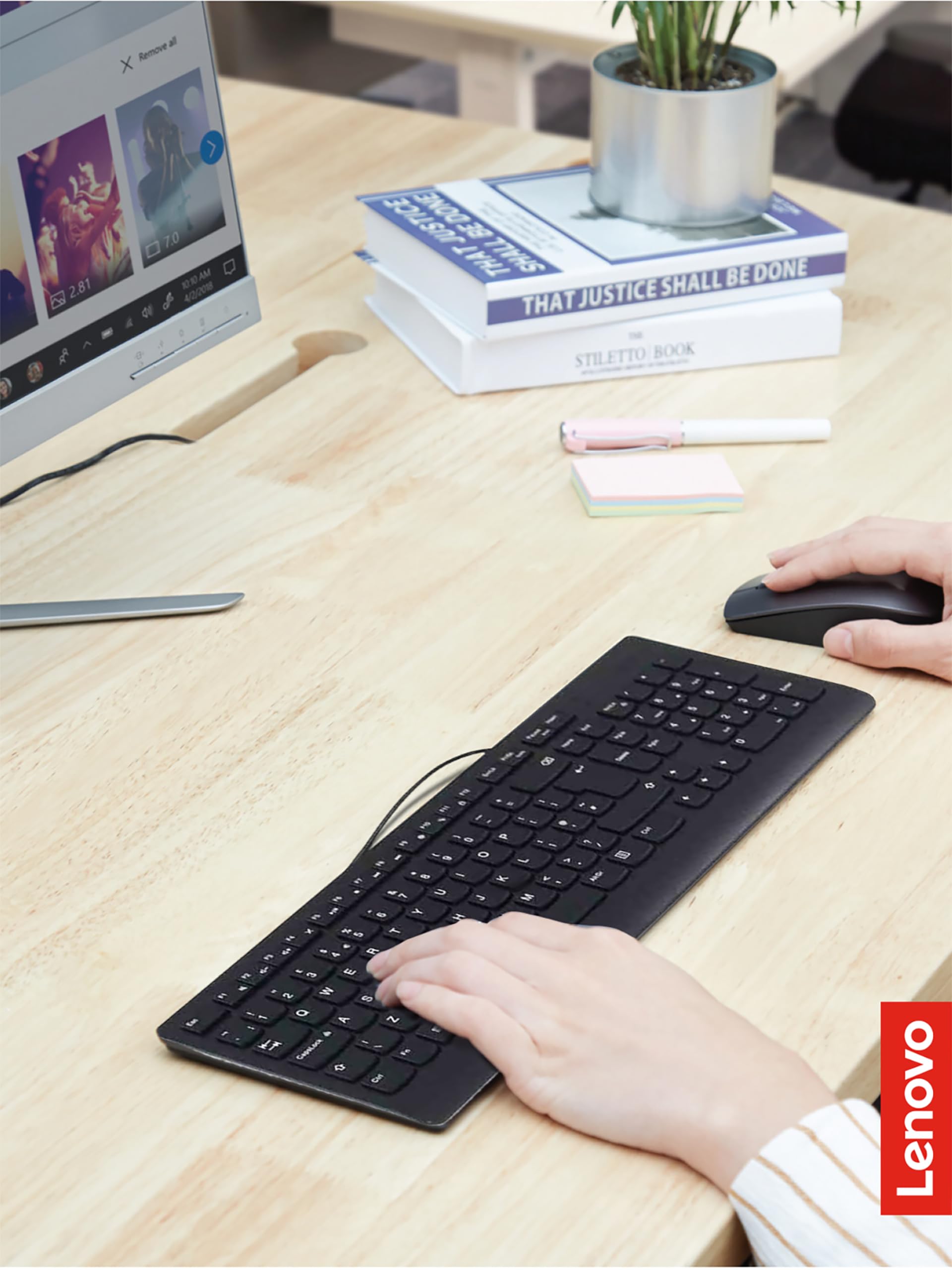 Lenovo 300 USB Keyboard Ergonomic Design for Comfortable Typing