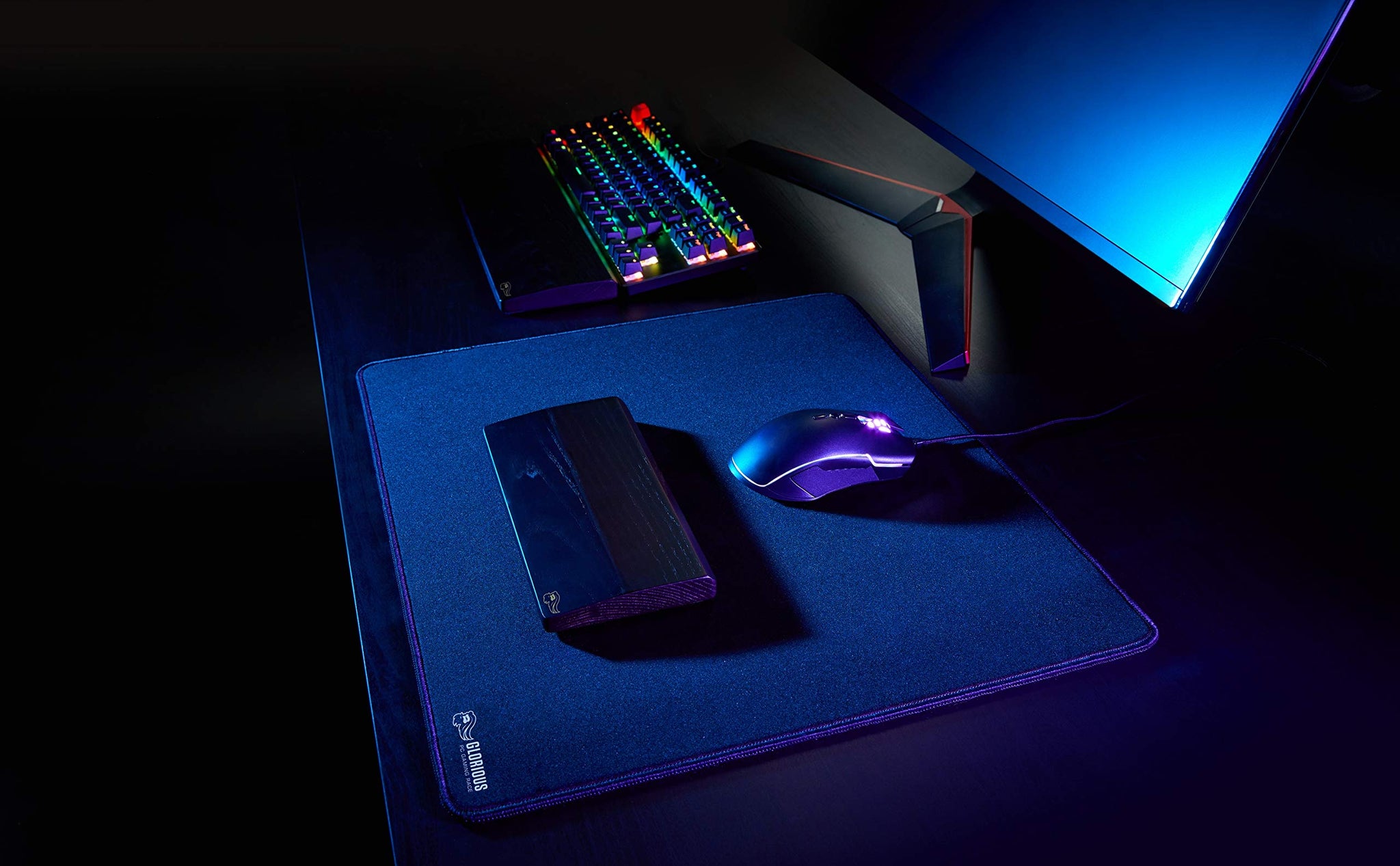 Glorious XL Heavy Gaming Mouse Mat with Extra Thickness