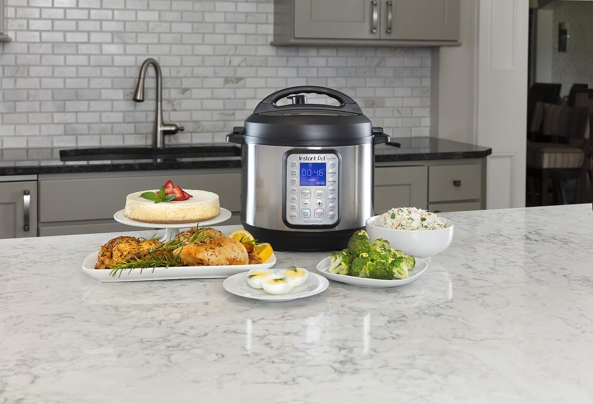 Instant Pot Duo Plus 9-in-1 Multicooker with Recipes
